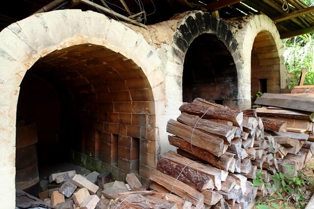 有田焼窯元の登り窯の画像