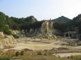 有田焼に使われる天草産陶石ってどんな石?