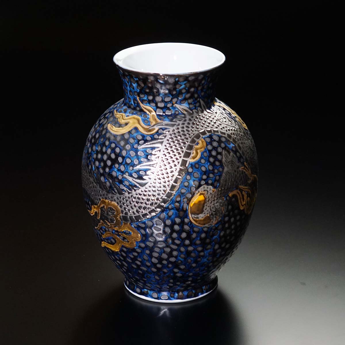 【有田焼】飾壺 天目金彩・白金彩龍図