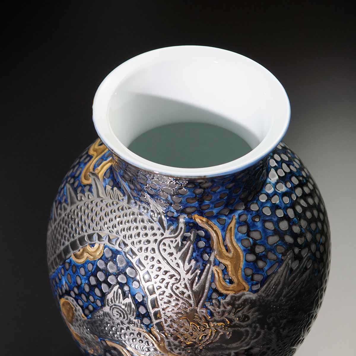 【有田焼】飾壺 天目金彩・白金彩龍図