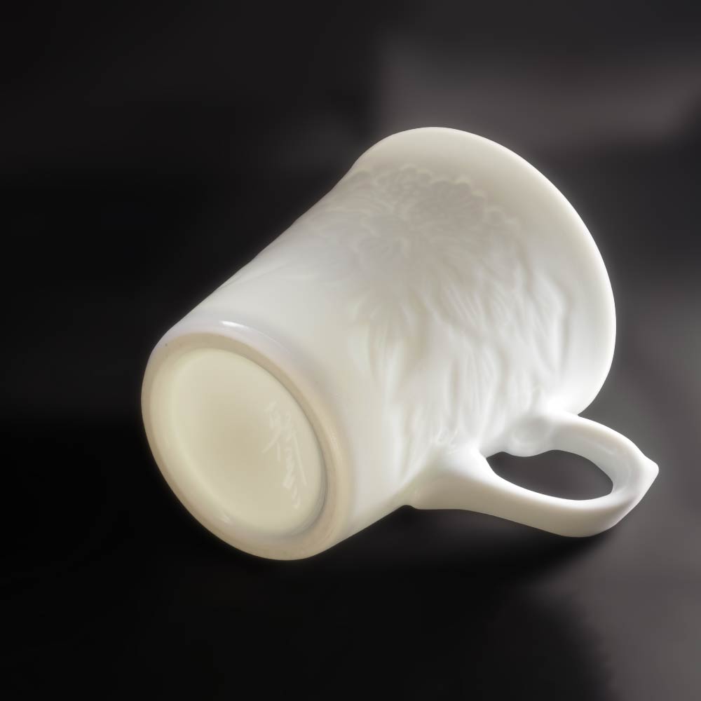 【メディア紹介品】手ロクロ、手彫りのマグカップ
