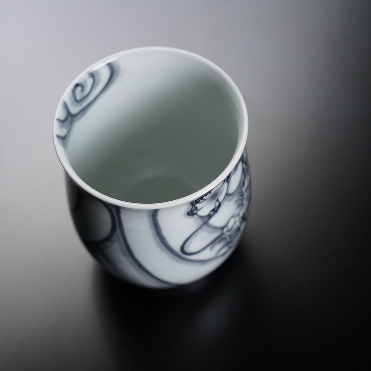 【有田焼】湯呑 染付如意宝珠神龍図