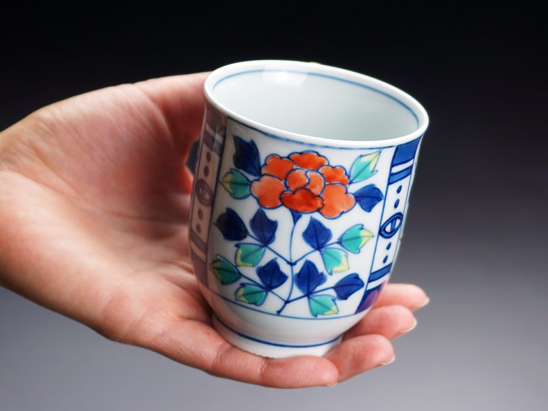 【有田焼】湯呑み 染錦菊牡丹図