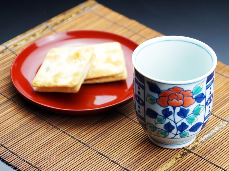 【有田焼】湯呑み 染錦菊牡丹図
