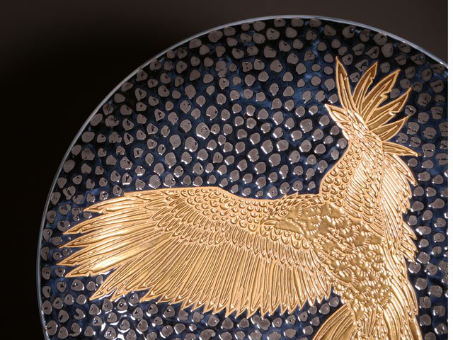 【有田焼】飾り絵皿(大)天目金彩鷹図