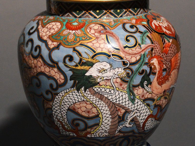 【献上手古伊万里焼】特大沈香壷 染錦本金鳳凰龍図