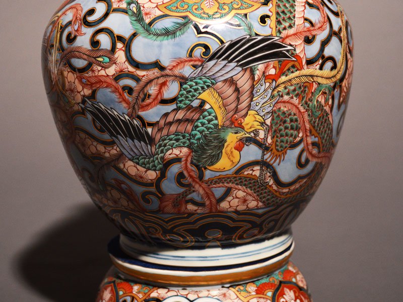 【献上手古伊万里焼】特大沈香壷 染錦本金鳳凰龍図
