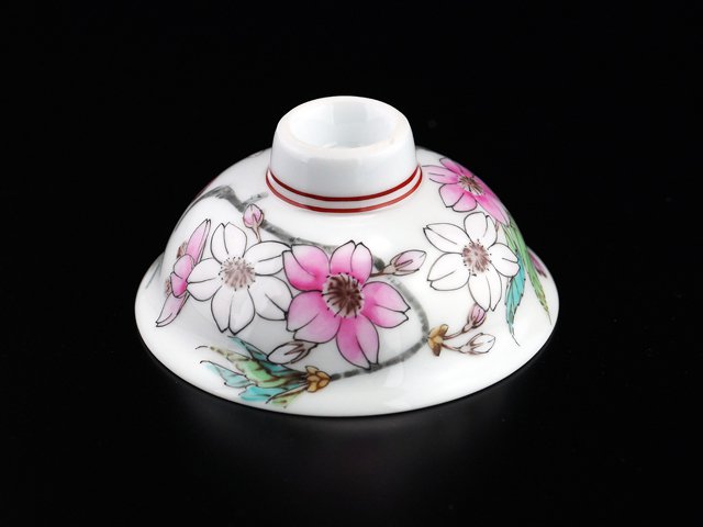 天皇陛下献上窯元作 最高級有田焼ぐい呑み盃 色絵極細桜図