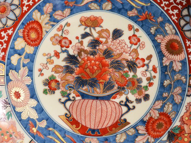 【献上手古伊万里焼】飾絵皿(特大)染錦本金花籠獅子図