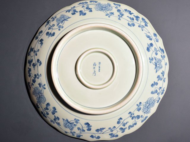 【献上手古伊万里焼】飾絵皿(特大)染錦本金花籠獅子図