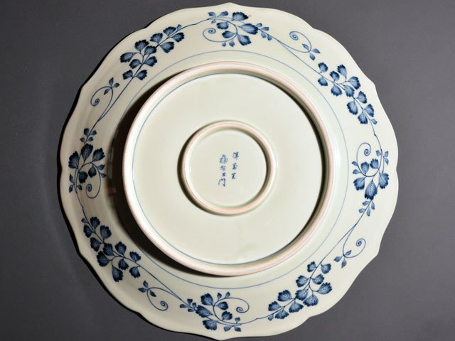 【献上手古伊万里焼】飾絵皿(大)染錦本金招福軍配図