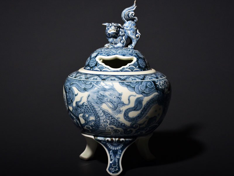 【献上手古伊万里焼】大香炉 染付破邪獅子龍