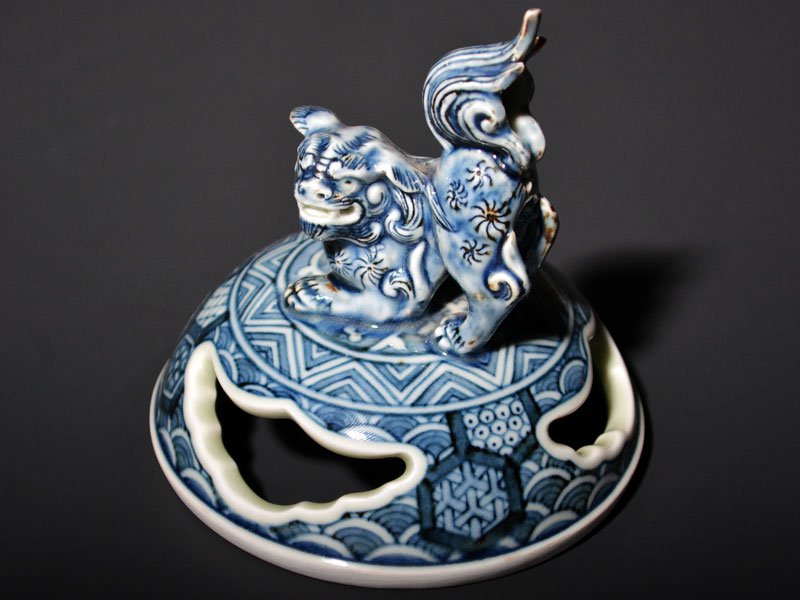 【献上手古伊万里焼】大香炉 染付破邪獅子龍