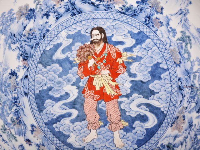 【献上手古伊万里焼】飾絵皿(特大)染錦本金山水天狗図