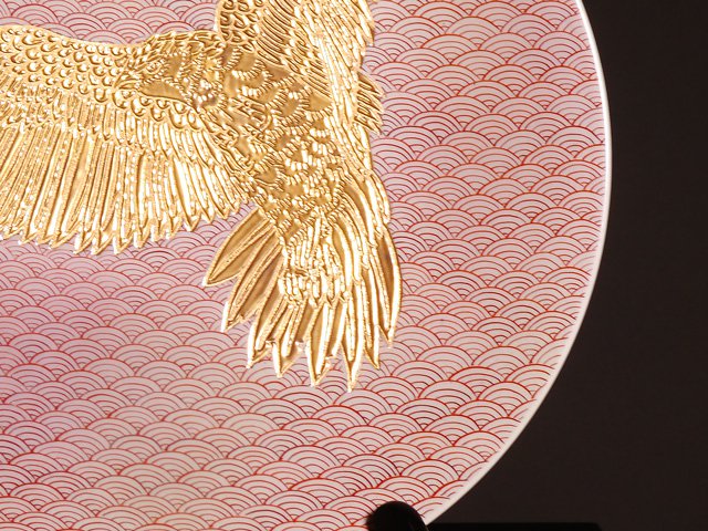 【有田焼】飾り絵皿(大)染錦金彩鷹図