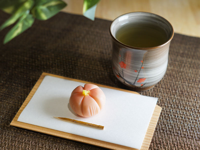 15代臥牛窯作 夫婦湯呑 紅梅白梅