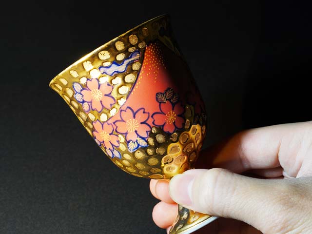 【有田焼】ワイングラス 染錦金彩・白金彩 富士山図