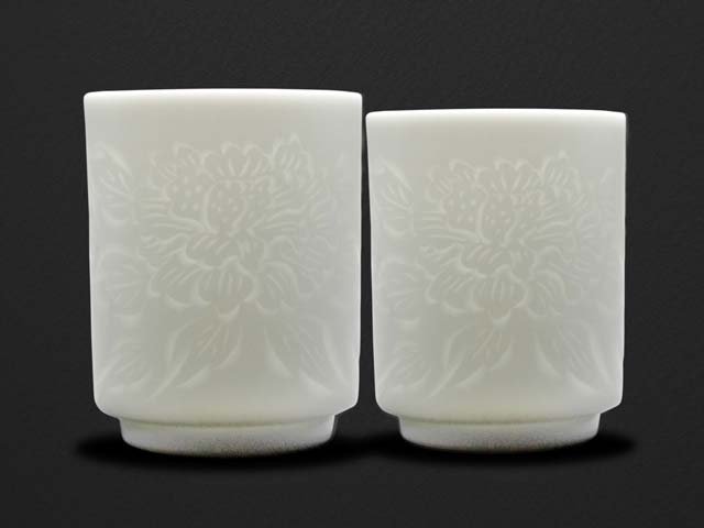 【朝日新聞掲載】手ロクロ、手彫りの白磁睦揃(夫婦茶碗セット)