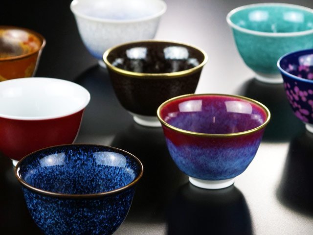 【特別企画】ぐい呑みセット(8色)真右エ門窯:桐箱入贈答品