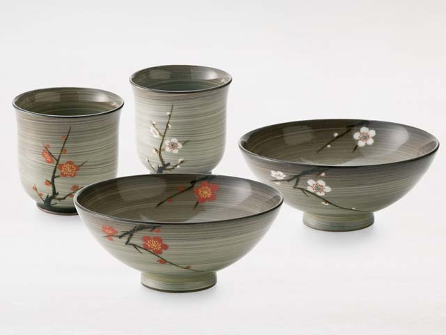 15代臥牛窯作 睦揃(夫婦茶碗セット)紅梅白梅