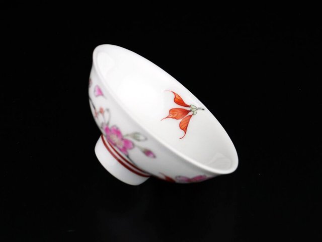 有田焼ぐい呑み盃 色絵桜図