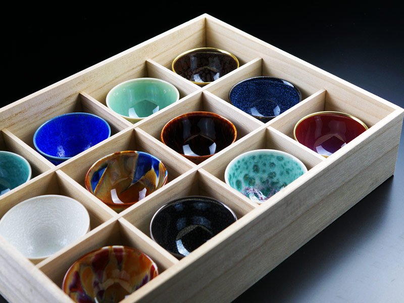 【特別企画】ぐい呑みセット(12色)真右エ門窯:桐箱入贈答品