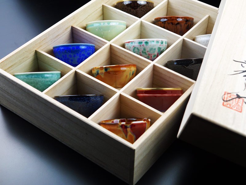 【特別企画】ぐい呑みセット(12色)真右エ門窯:桐箱入贈答品