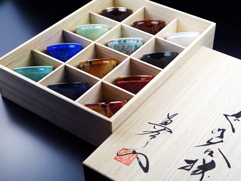 【特別企画】ぐい呑みセット(12色)真右エ門窯:桐箱入贈答品