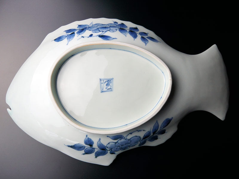 【献上金襴手様式】特大絵皿 染錦本金色鍋島吉祥鯛図