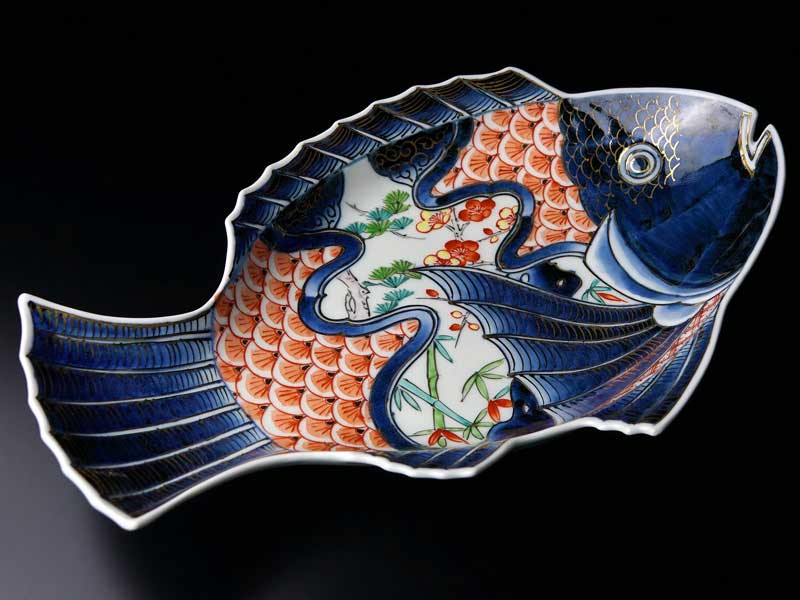 【献上金襴手様式】大絵皿 染錦本金松竹梅吉祥鯛図