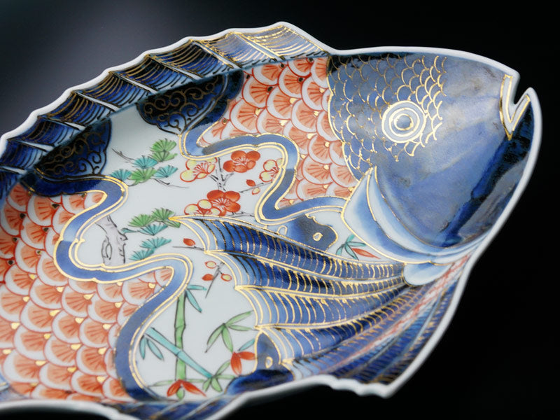 【献上金襴手様式】大絵皿 染錦本金松竹梅吉祥鯛図