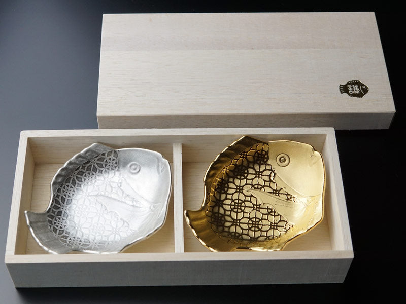 有田焼ペア皿 夫婦鯛吉祥青海波 結婚祝いや引き出物に