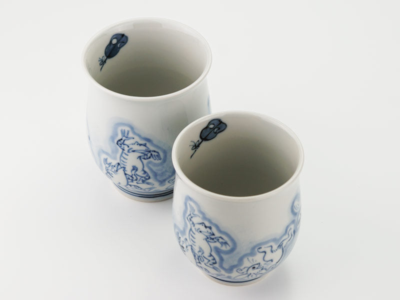 【有田焼】夫婦湯呑 染付鳥獣戯画図