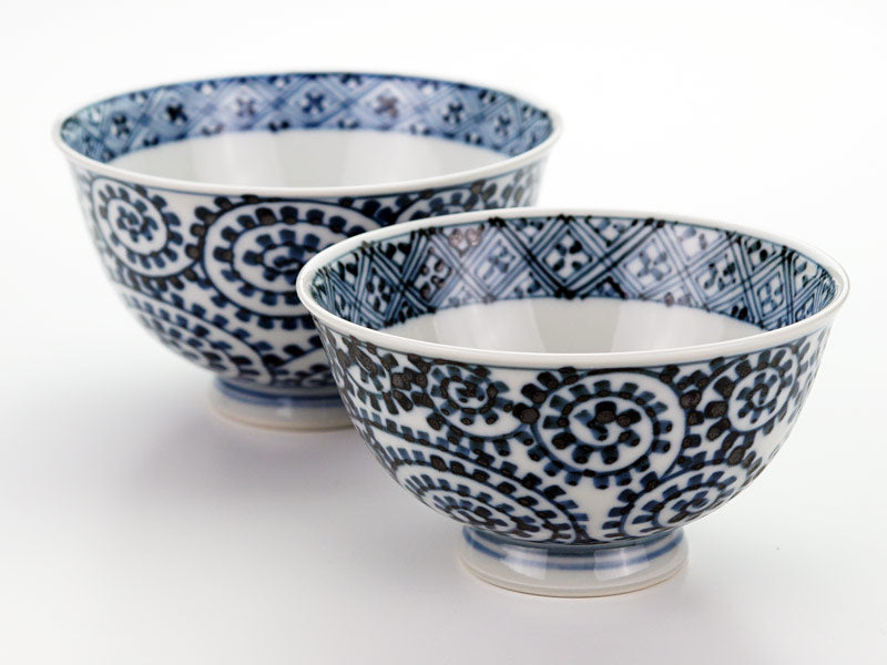 【有田焼】睦揃(夫婦茶碗セット)染付蛸唐草格子紋図