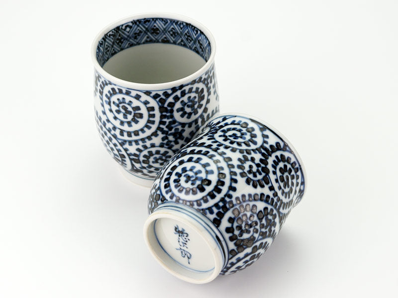 【有田焼】睦揃(夫婦茶碗セット)染付蛸唐草格子紋図