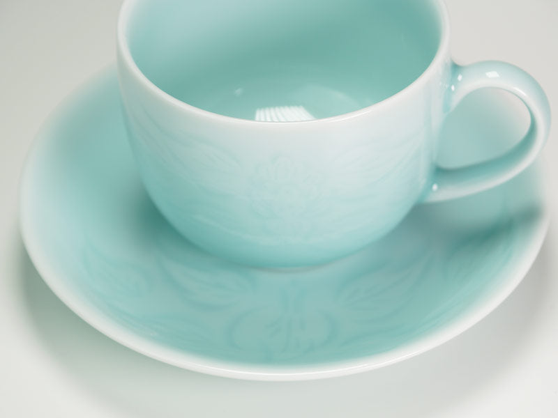 【有田焼】コーヒーカップ 青白磁牡丹彫