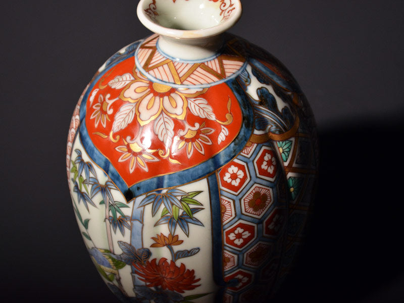 【献上手古伊万里焼】花瓶 染錦本金松竹梅地紋図