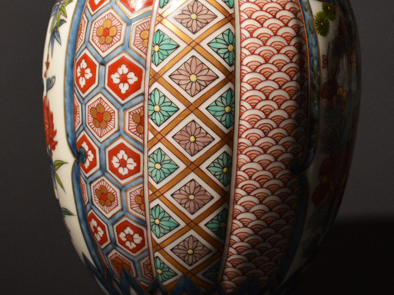 【献上手古伊万里焼】花瓶 染錦本金松竹梅地紋図