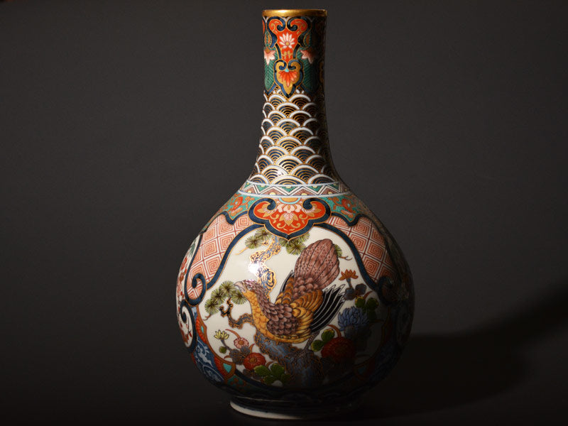 【献上手古伊万里焼】花瓶 染錦本金吉祥松竹梅地紋鷲図