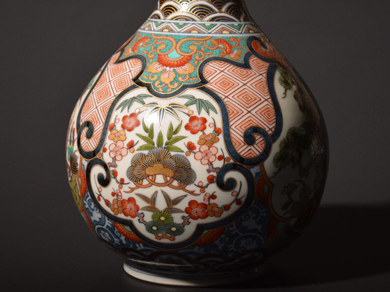 【献上手古伊万里焼】花瓶 染錦本金吉祥松竹梅地紋鷲図