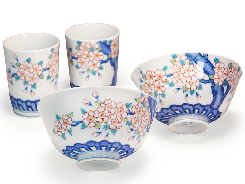 【有田焼】睦揃(夫婦茶碗セット)染錦吉祥桜図