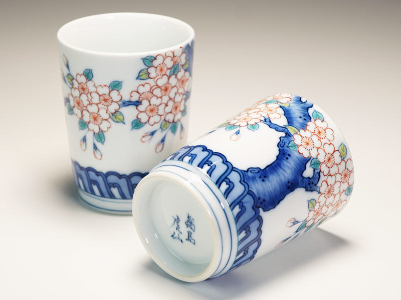 【有田焼】睦揃(夫婦茶碗セット)染錦吉祥桜図
