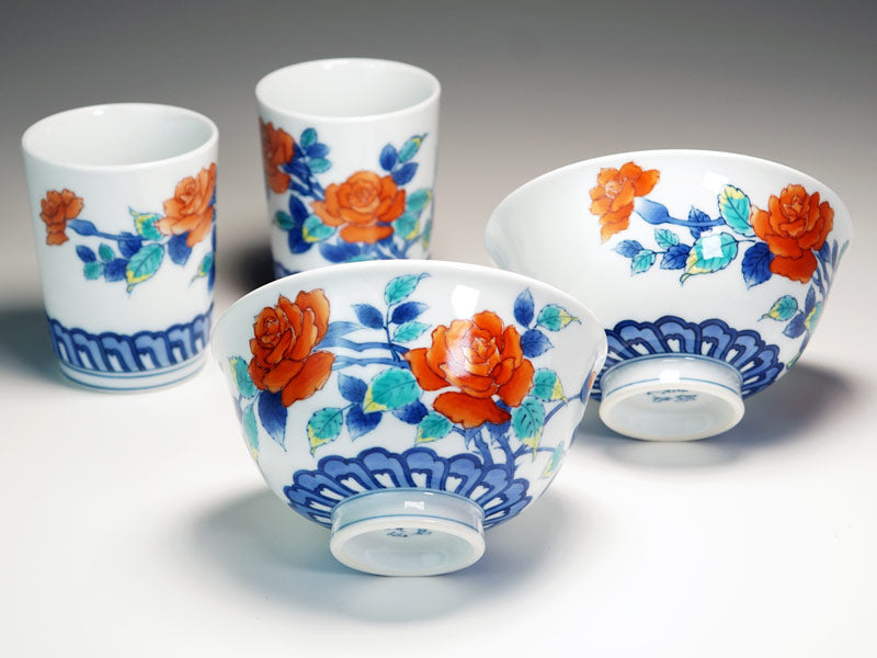 【有田焼】睦揃(夫婦茶碗セット)染錦吉祥薔薇図