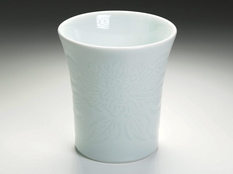 【有田焼】焼酎グラス 白磁牡丹彫り