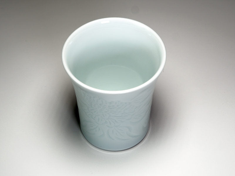 【有田焼】焼酎グラス 白磁牡丹彫り