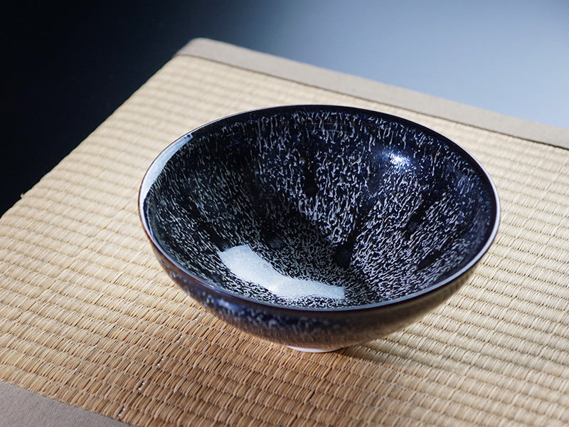 【有田焼】白銀河茶碗「流」