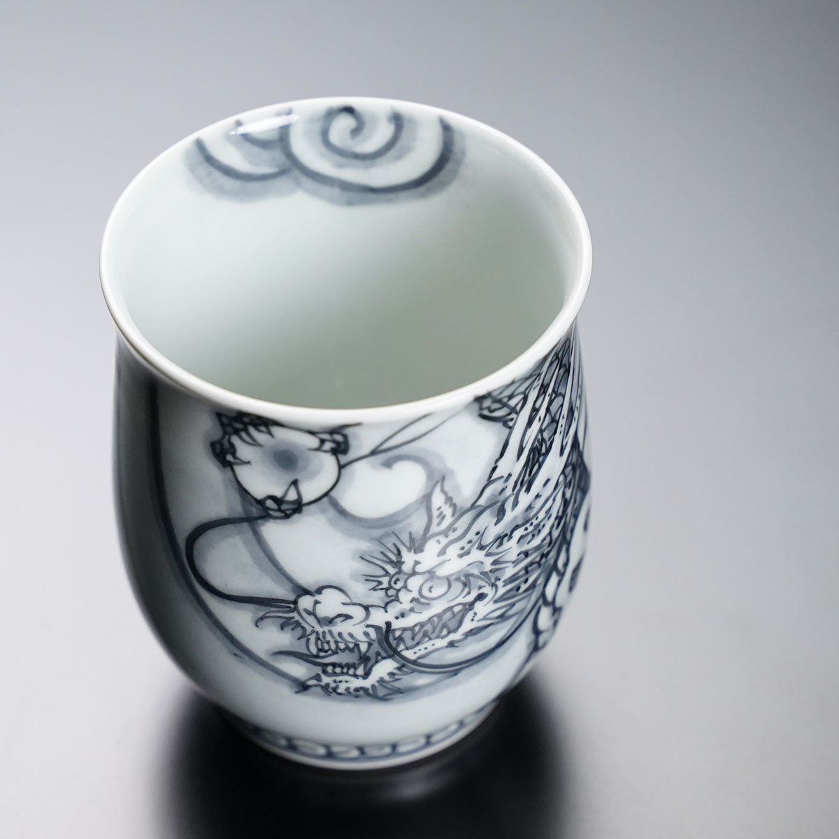 【有田焼】湯呑 染付如意宝珠神龍図