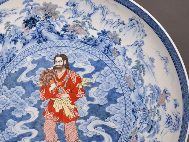 【献上手古伊万里焼】飾絵皿（特大）染錦本金山水天狗図