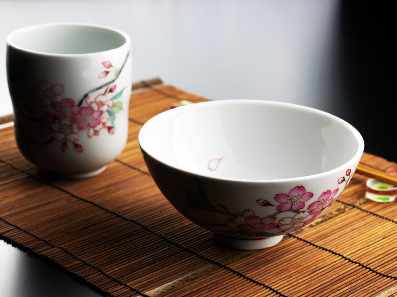 咲き誇る一瞬の永遠 湯呑茶碗セット 色絵桜