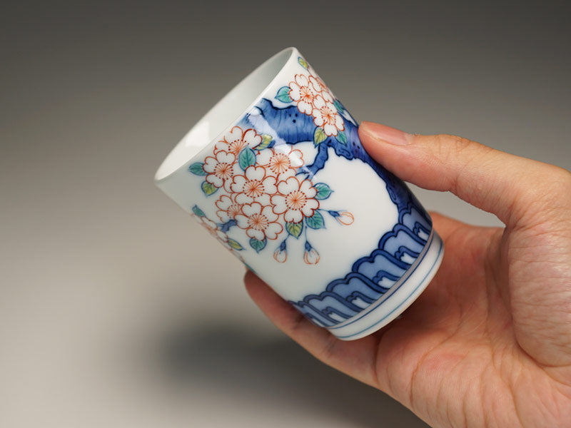 【有田焼】湯呑 染錦吉祥桜図